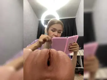 Freakfarm  live sex cam