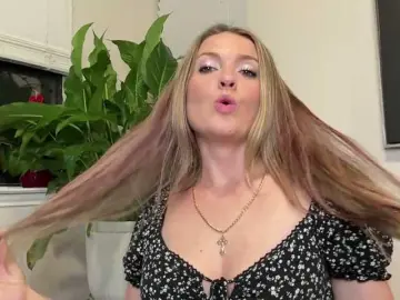 Energylovee  live sex cam