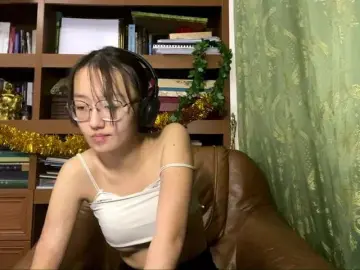 MellieTormey  live sex cam