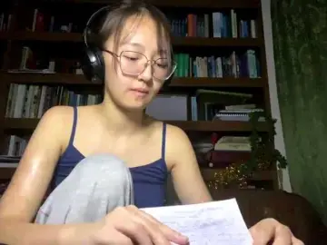 MellieTormey  live sex cam