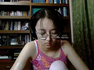 MellieTormey  live sex cam