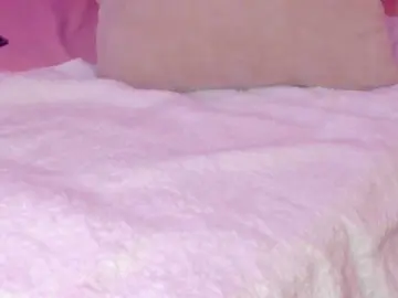 Cutte-hanna18  live sex cam