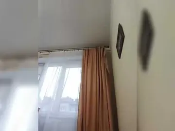 Ula2015  live sex cam