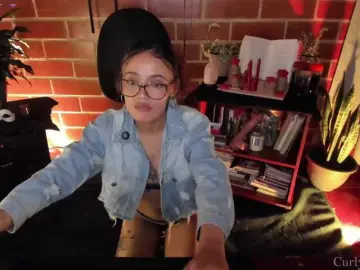 CurlyScarlett13  live sex cam