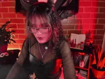 CurlyScarlett13  live sex cam