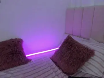 IrinaTannedd  live sex cam