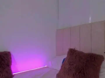 IrinaTannedd  live sex cam