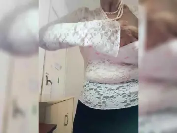 KASANDRABOLOSHKA  live sex cam