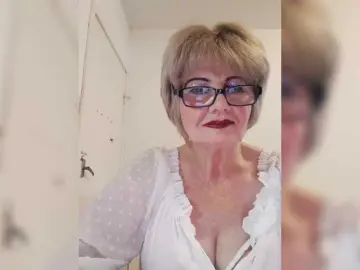 KASANDRABOLOSHKA  live sex cam