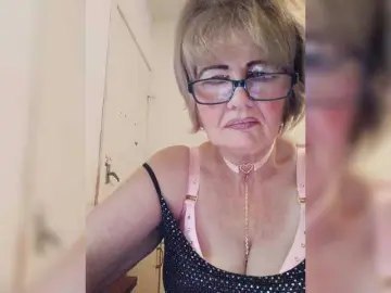 KASANDRABOLOSHKA  live sex cam