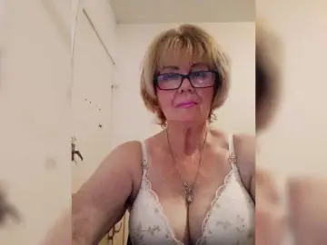 KASANDRABOLOSHKA  live sex cam
