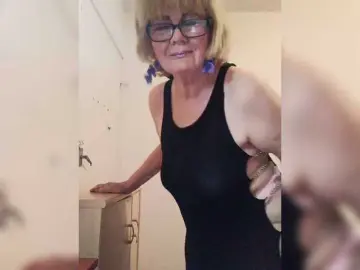 KASANDRABOLOSHKA  live sex cam