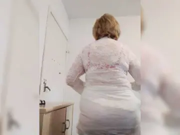 KASANDRABOLOSHKA  live sex cam