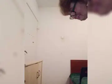 KASANDRABOLOSHKA  live sex cam