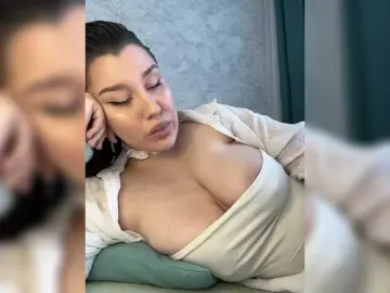 M-O-L-N-I-Y-A  live sex cam