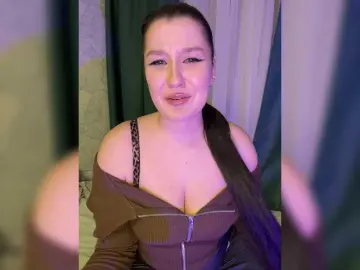 M-O-L-N-I-Y-A  live sex cam