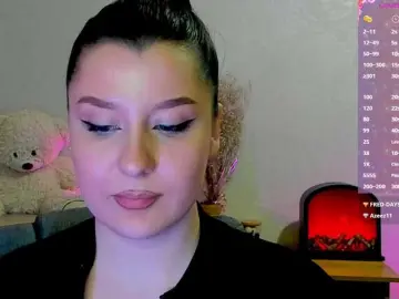 M-O-L-N-I-Y-A  live sex cam