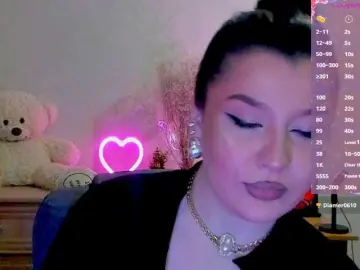 M-O-L-N-I-Y-A  live sex cam