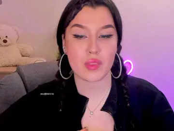 M-O-L-N-I-Y-A  live sex cam