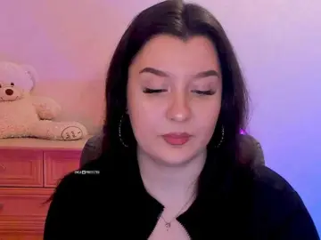 M-O-L-N-I-Y-A  live sex cam