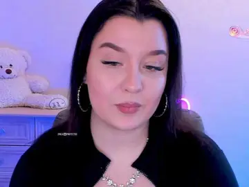 M-O-L-N-I-Y-A  live sex cam