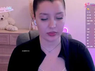 M-O-L-N-I-Y-A  live sex cam