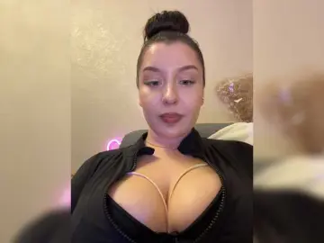 M-O-L-N-I-Y-A  live sex cam