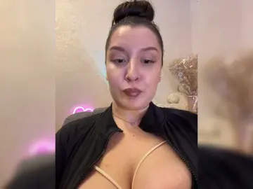 M-O-L-N-I-Y-A  live sex cam
