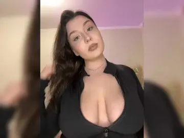 M-O-L-N-I-Y-A  live sex cam