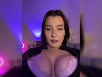 M-O-L-N-I-Y-A  live sex cam