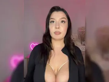 M-O-L-N-I-Y-A  live sex cam