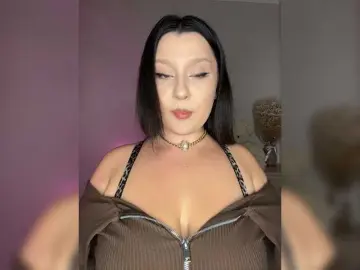 M-O-L-N-I-Y-A  live sex cam
