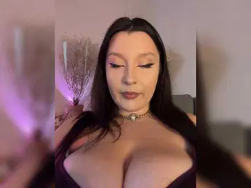 M-O-L-N-I-Y-A  live sex cam