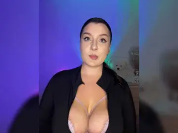 M-O-L-N-I-Y-A  live sex cam