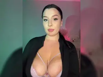 M-O-L-N-I-Y-A  live sex cam