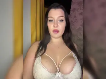 M-O-L-N-I-Y-A  live sex cam
