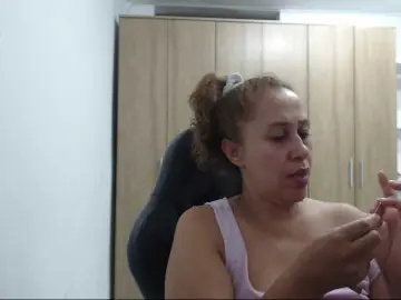 RoxanaMilf  live sex cam