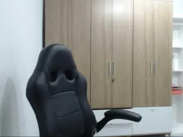 RoxanaMilf  live sex cam