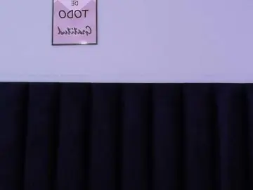 Mamaneedsfun  live sex cam