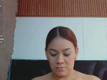 Mamaneedsfun  live sex cam