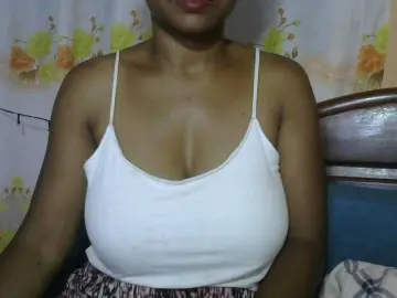 HasMinah92  live sex cam