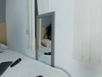 Liria-sweetie  live sex cam