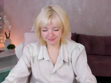LunaaBee  live sex cam