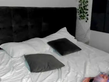 LunaaBee  live sex cam
