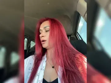 SweetQueen11  live sex cam