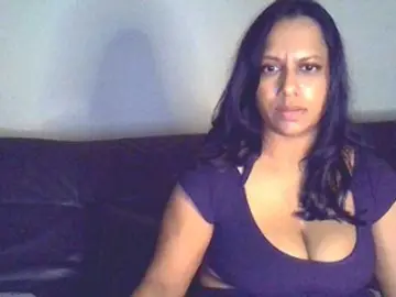 Swaness10  live sex cam