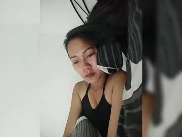 Kiana11  live sex cam