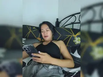 Kiana11  live sex cam