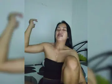 Kiana11  live sex cam