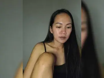 Kiana11  live sex cam